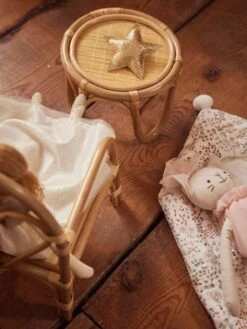 Chaise + Table Poupon En Rotin Beige - Vertbaudet -Magasin De Produits Tendance Pour Bébés chaise table poupon en rotin 3