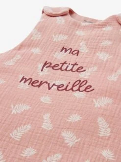 Gigoteuse Sans Manches En Gaze De Coton Bio* MERVEILLE Rose Poudré - Vertbaudet -Magasin De Produits Tendance Pour Bébés gigoteuse sans manches en gaze de coton bio merveille 2