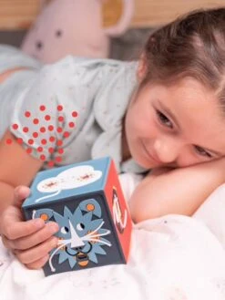 La Conteuse Merveilleuse JOYEUSE Multicolore - Joyeuse -Magasin De Produits Tendance Pour Bébés la conteuse merveilleuse joyeuse 2